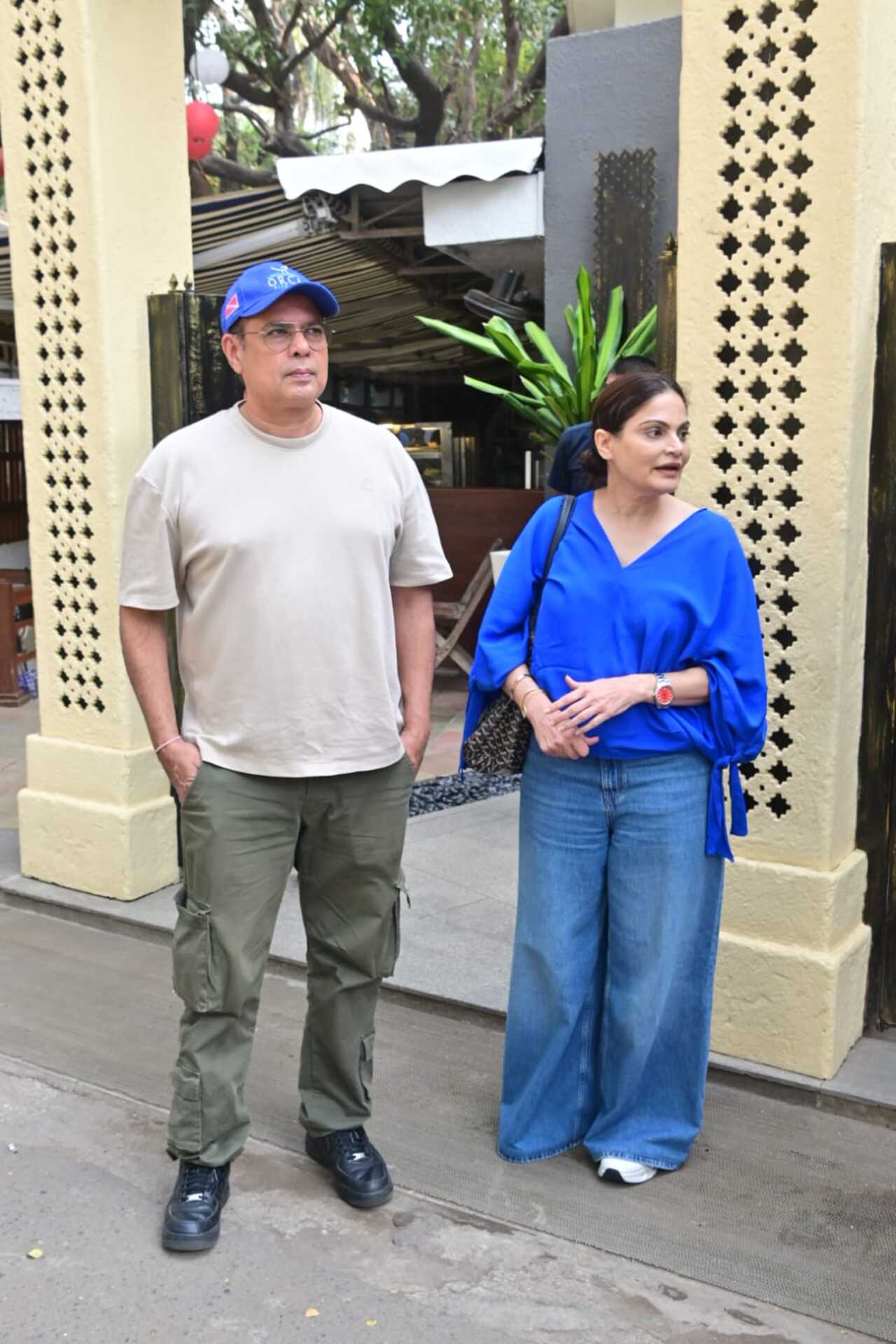 <p>Alvira then posed with her husband and producer, Atul Agnihotri. She looked radiant in a blue top and denim.</p>